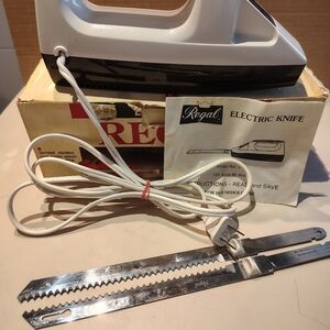 Regal Electric Knife with Blades